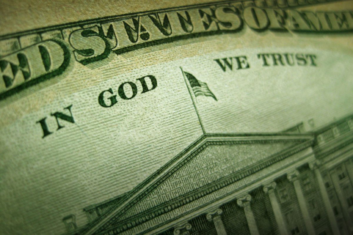 Слоган сша. Купюра США “in God we Trust”. In God we Trust доллар купюра. In God we Trust 100 долларов. In God we Trust на долларе.